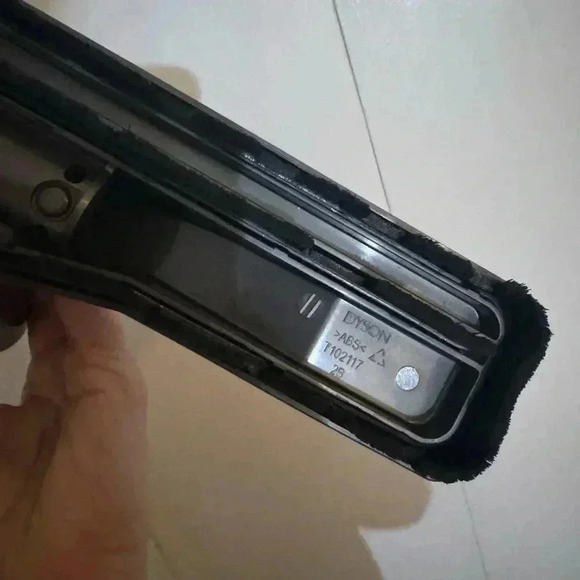 NEW Dyson Articulating Hard Floor Tool - Picture 6 of 6